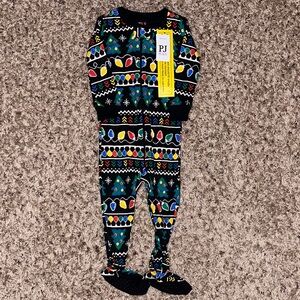 NWT 9-12M Baby The Children’s Place Christmas Pajamas